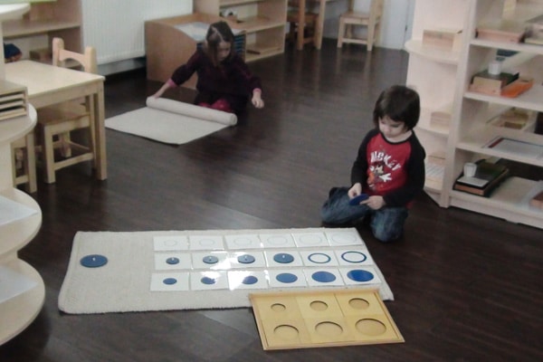 Orarul unei clase Montessori